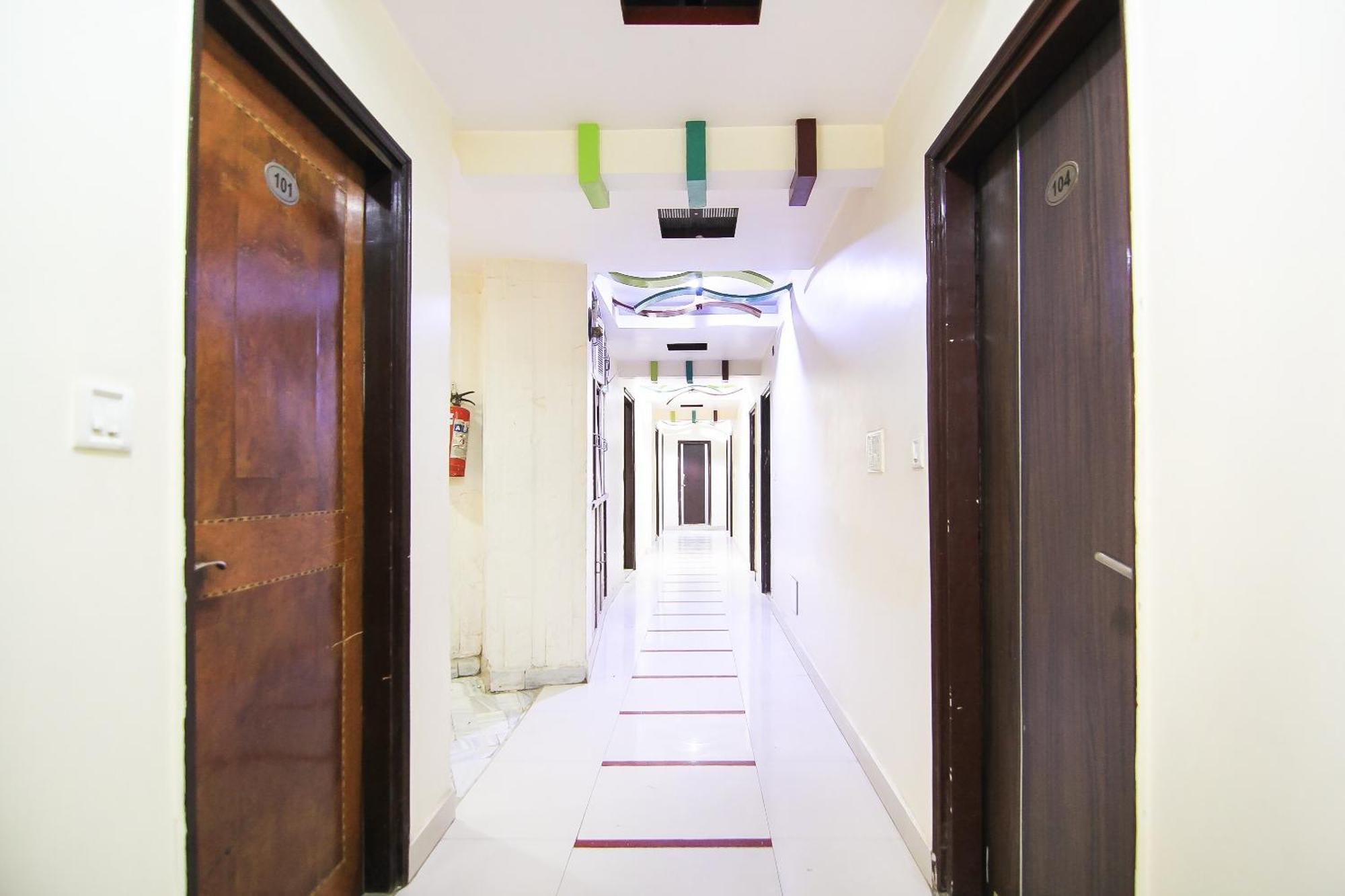 Oyo 2569 Hotel Paradise Kanpur Exterior foto